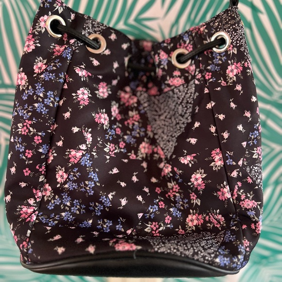 Juicy Couture Melrose Patchwork Bucket Bag - Picture 11 of 11